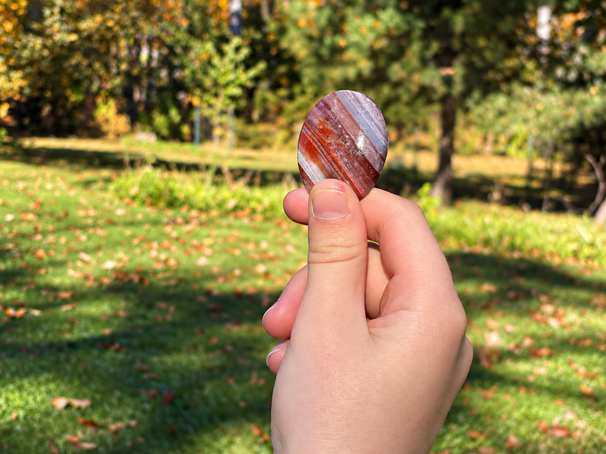 Red Jasper Cabochon 30 × 40 mm – Comfort, Strength & Inner Peace